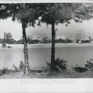 1958 Press Photo Sarasota Waterfront, Florida With Credit Card Cheap Pice