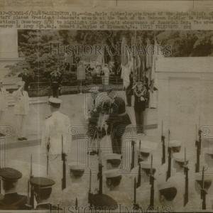 1967 Press Photo Arlington National Cemetery Gen Earle Discount Nicekicks