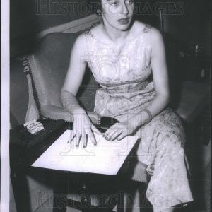 1963 Press Photo Helen Levi Clearance New Arrival