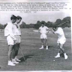 1963 Press Photo Chuck McKinley Tennis Golf New York Sale Top Quality