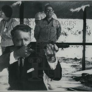 1968 Press Photo Ian Premier Ian Smith shooting rifle Pay With Paypal Cheap Online