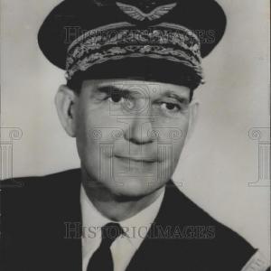 1960 Press Photo Portrait of Airforce Major-General Stehlin With Credit Card Online