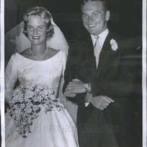 1960 Press Photo Newlyweds Mr And Mrs Robert N Murray Leave Church Ceremony Cheap Best Place