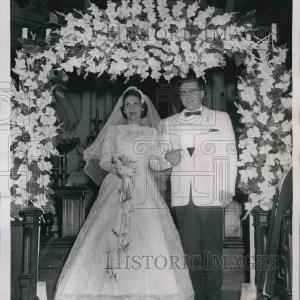 1960 Press Photo Mr. and Mrs. Thomas Mello weds at St. James Church Cheapest Sale Online