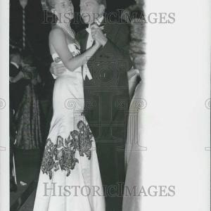 1960 Press Photo Millionaire - Paul Getty Holds Party at his 1,000,000 Home Pay With Visa Cheap Pice