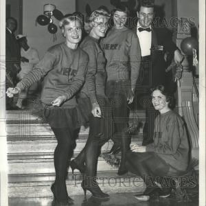 1960 Press Photo Mrs Hugh Michels Jr Miss Sue Savage - RRW50533 Clearance Reliable