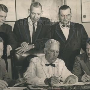 1960 Press Photo Members of the American Bar Association Committee Meet Sale Free Shipping