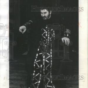 1967 Press Photo Ted Hearne Judge Bertold Brecht Caucasian Chalk Circle Chicago Cheap Sale 100% Original