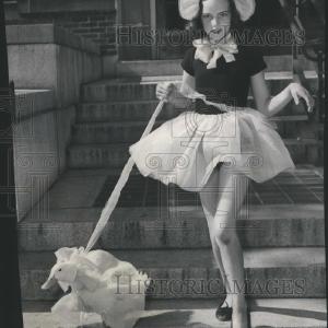 1957 Press Photo Pet Duck Downald Pet Parade Online Online Free Shipping