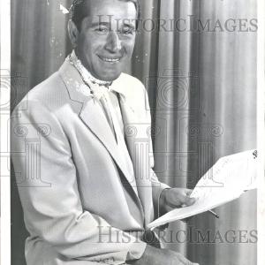 1957 Press Photo Perry Como Singer Perry Como Show - RRV32259 Free Shipping Outlet Locations