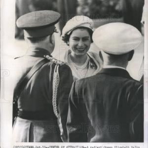 1957 Press Photo Queen Elizabeth England Royalty Tumblr Cheap Pice