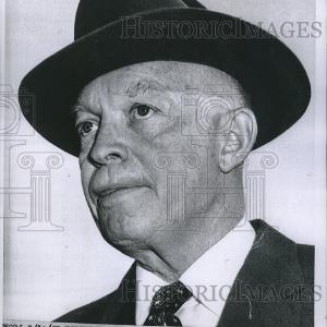 1957 Press Photo President Eisenhower after Cruise Cheap Original