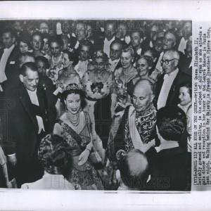 1957 Press Photo Queen Elizabeth II monarch Online Cheap Quality