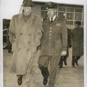 1957 Press Photo President Eisenhower & Lt Col William G Draper Cheap Sale Choice