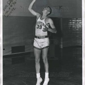 1957 Press Photo Jack Smith Foward Western Michigan Outlet Get To Buy