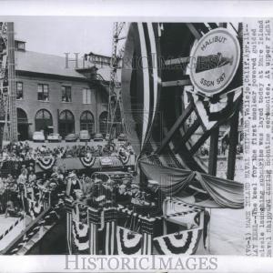 1957 Press Photo Keel Nuclear Submarine Shipyard Clearance Low Pice