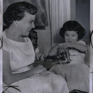 1957 Press Photo Guy Daughter Child Adopt Korea Free Shipping Low Pice Fee Shipping