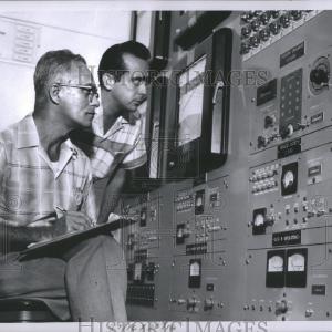 1959 Press Photo U of Michigan Ann Arbor Scientists Cheap Sale Fashionable