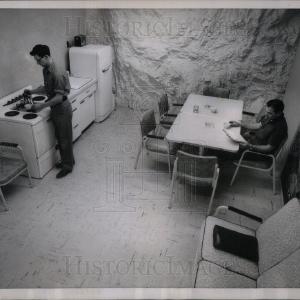 1957 Press Photo George Kendall Paul Harmon Underground Top Quality Cheap Pice