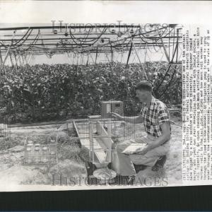 1957 Press Photo Engineers Donald Meyer & Donald McCune Outlet Geniue Stockist