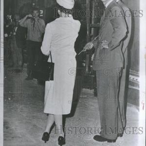 1959 Press Photo Elizabeth II Cheap In China
