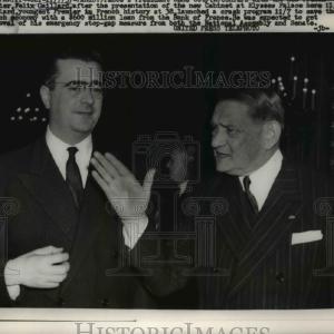 1957 Press Photo Felix Gallard Wholesale Pice For Sale