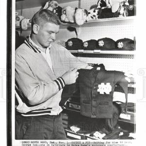 1957 Press Photo George Izo Cheap Sale Reliable