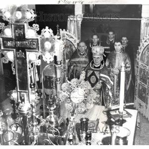 1961 Press Photo Father Lilikovich tabernacle Buy