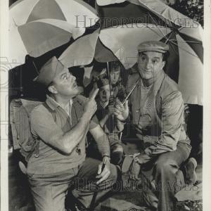 1961 Press Photo Actors Danny Thomas And Gale Gordon On "The Danny Thomas Show" Clearance For Cheap