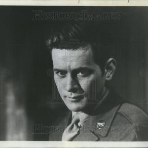 1969 Press Photo Martin Sheen Looking For