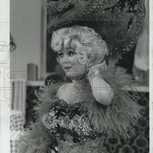 1969 Press Photo Debbie Reynolds & Andy Williams in "The Andy Williams Show" Discount Release Dates