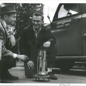 1961 Press Photo Univ Mich Students Chemistry Test Cheap Free Shipping