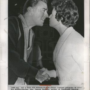 1961 Press Photo Peter Lawford Footlocker Pictures Online