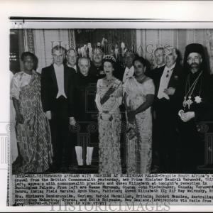 1961 Press Photo Queen Elizabeth Clearance Supply