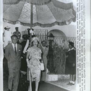 1961 Press Photo Queen Elizabeth II Ghana Cheap Fake