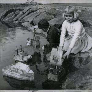 1960 Press Photo Children Playing With Paper Boats Buy Cheap Best Wholesale