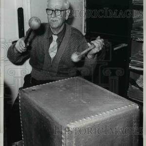 1960 Press Photo 80-year-old Albert Bailey Sale Big Discount
