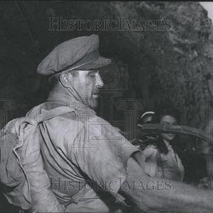 1960 Press Photo Adventures In Paradise Actor Tierney Sale Clearance