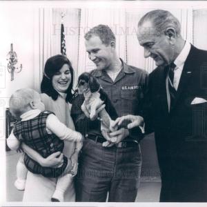 1968 US President Johnson & Family Press Photo Cheap Sale Finishline