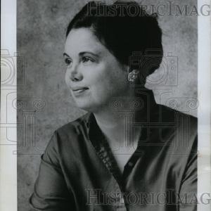 1968 Press Photo Sally Cunneen Author Female Catholic Clearance Pices