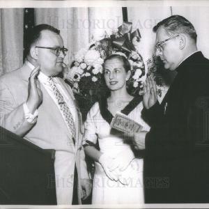 1956 Press Photo Radio Personality Sig Sakowicz Sale For Cheap