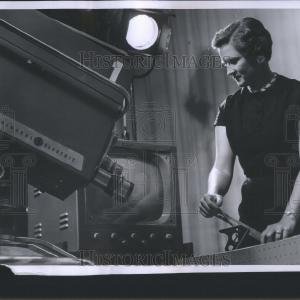 1956 Press Photo Mrs Margaret Price Instructor Mercy New Arrival