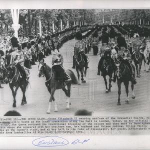 1964 Press Photo Queen Elizabeth II Shop For Online