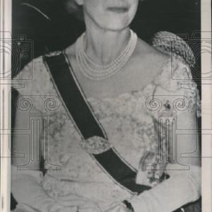 1964 Press Photo Queen Elizabeth Die British Princess - RRV07971 Sale Best