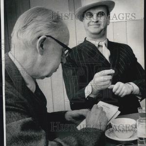 1971 Press Photo Jack McPhaul interviews Al Capone Tumblr Cheap Online