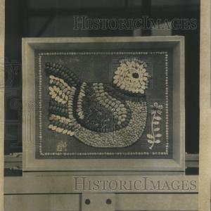 1971 Press Photo Full of Beans Mosaic Art Outlet 100% Original