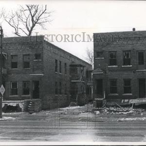 1971 Press Photo Abandoned Buildings Low Pice Fee Shipping