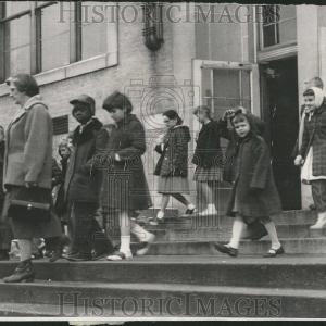 1958 Press Photo Chicago Catholic school Amazing Pice
