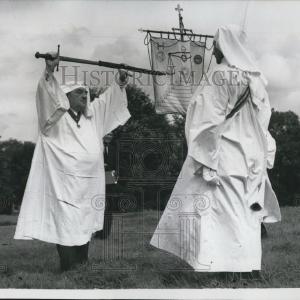 1958 Press Photo Druid Gathering for Autumn Equinox Pick A Best For Sale