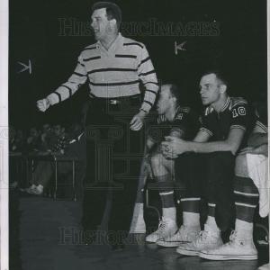 1957 Press Photo W Preston spot to see Discount Great Deals